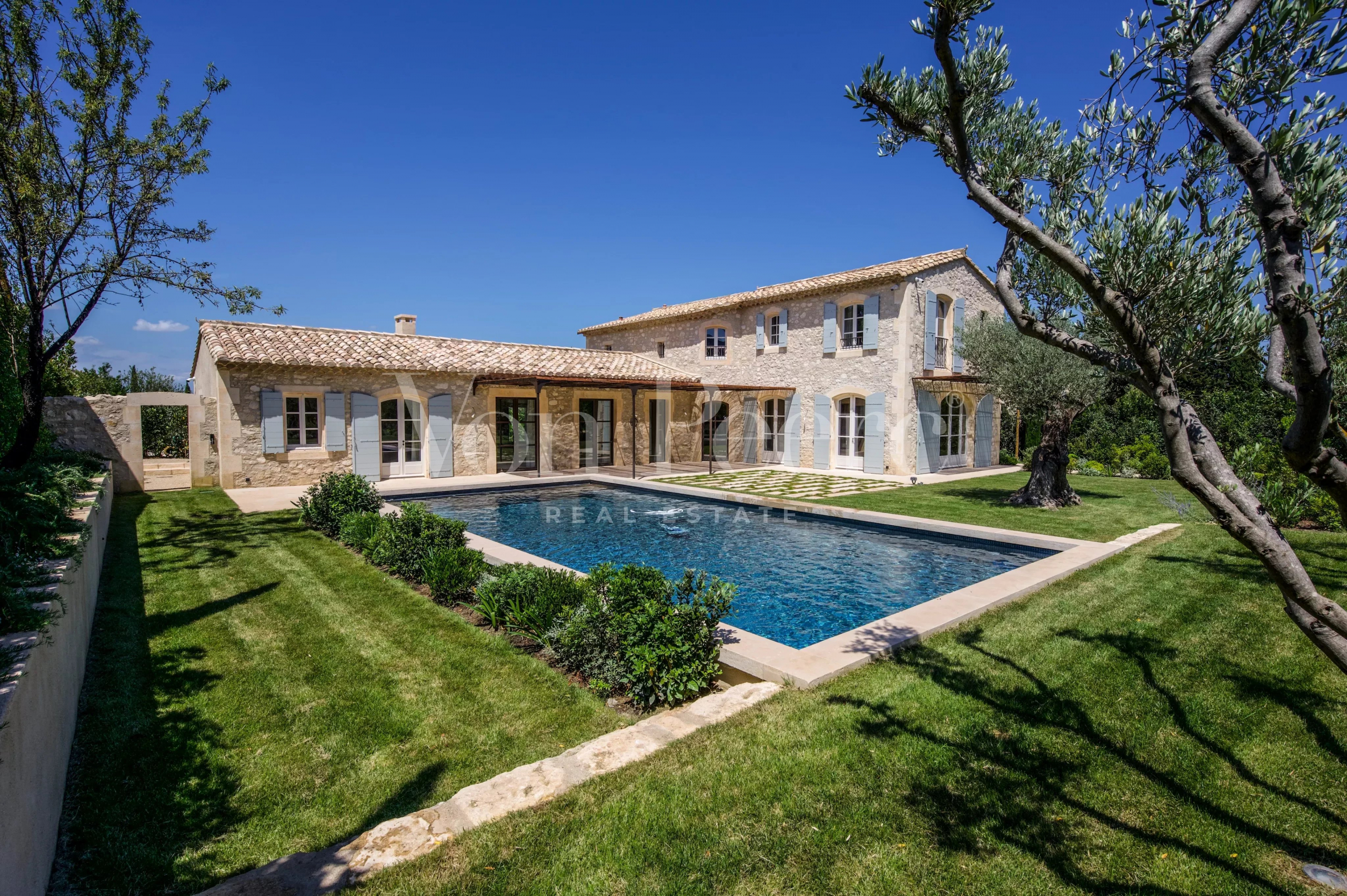 Discover the farmhouses for sale in Provence, authenticity, charm and nature Invest in a unique heritage in the heart of Provence