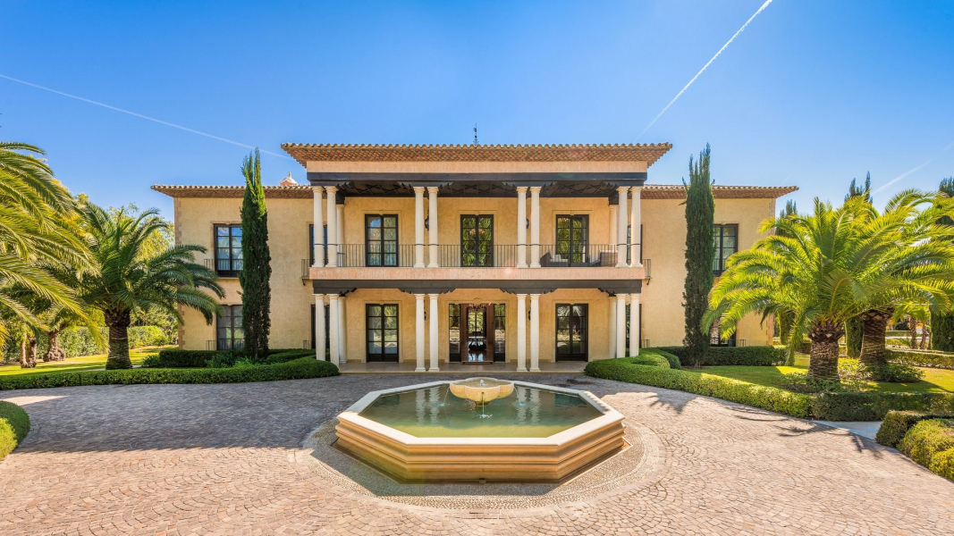 Prestigious Villas and Apartments for sale in Spain