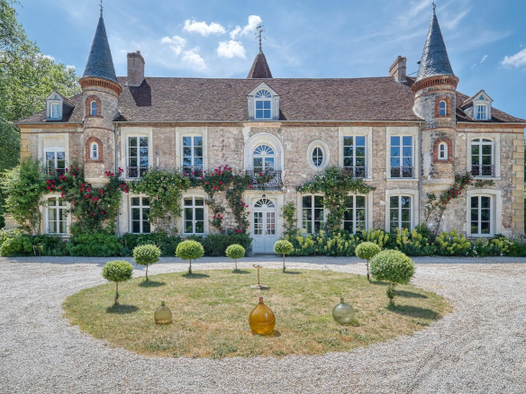 Photographe Immobilier de Luxe : Maxime Grelet, Votre Expert en Prestige