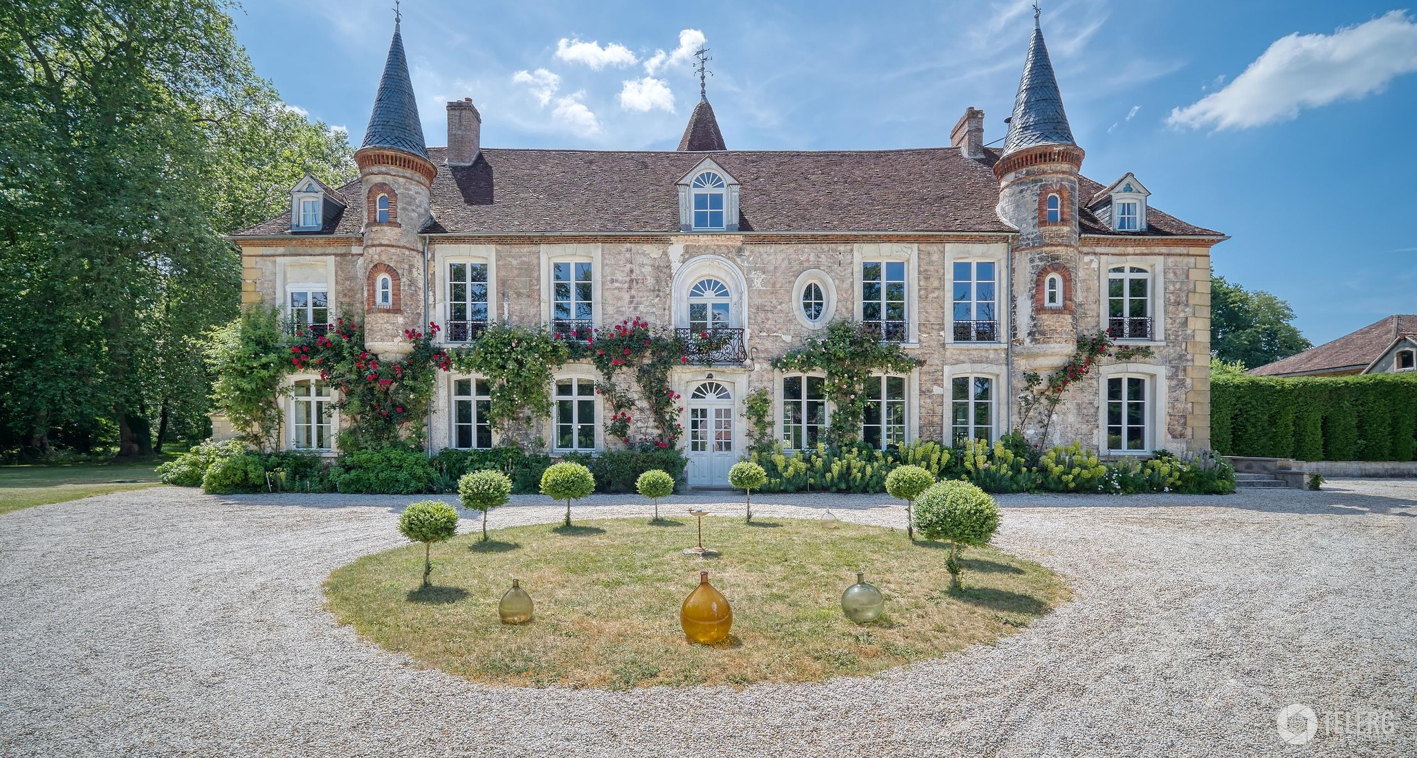 Luxury and Prestige Real Estate Photographer Maxime Grelet