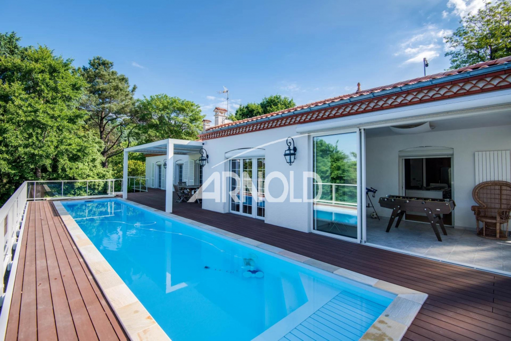 Vente de Propriétés de Luxe à Clisson : Un Écrin de Charme en Pays de la Loire