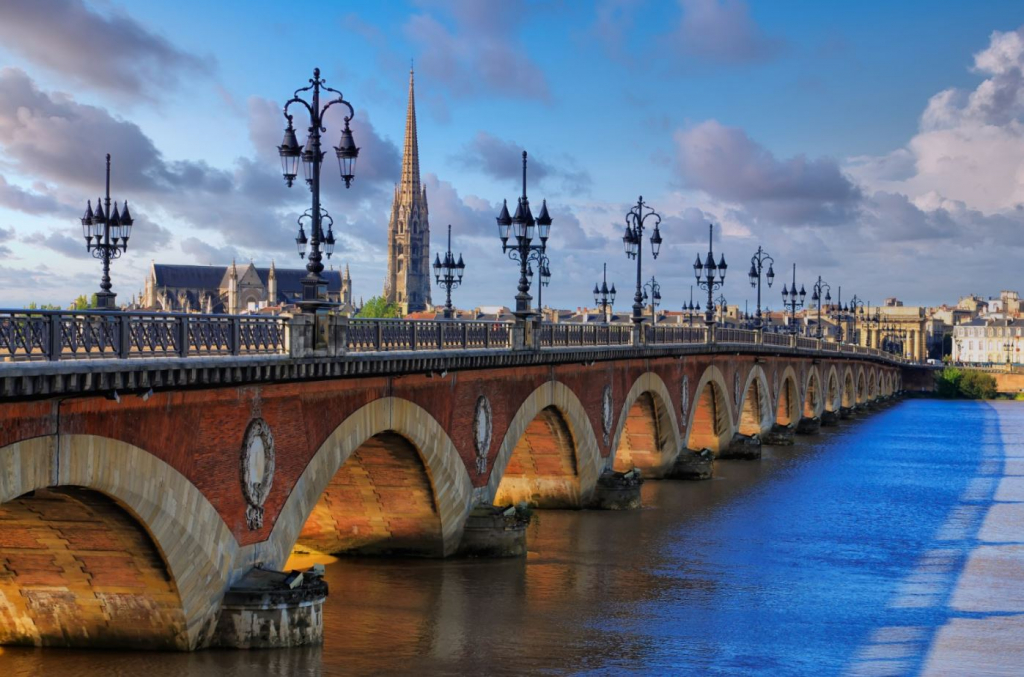 Appartements de Luxe à Bordeaux : Investir dans l’Élégance et le Savoir-Vivre