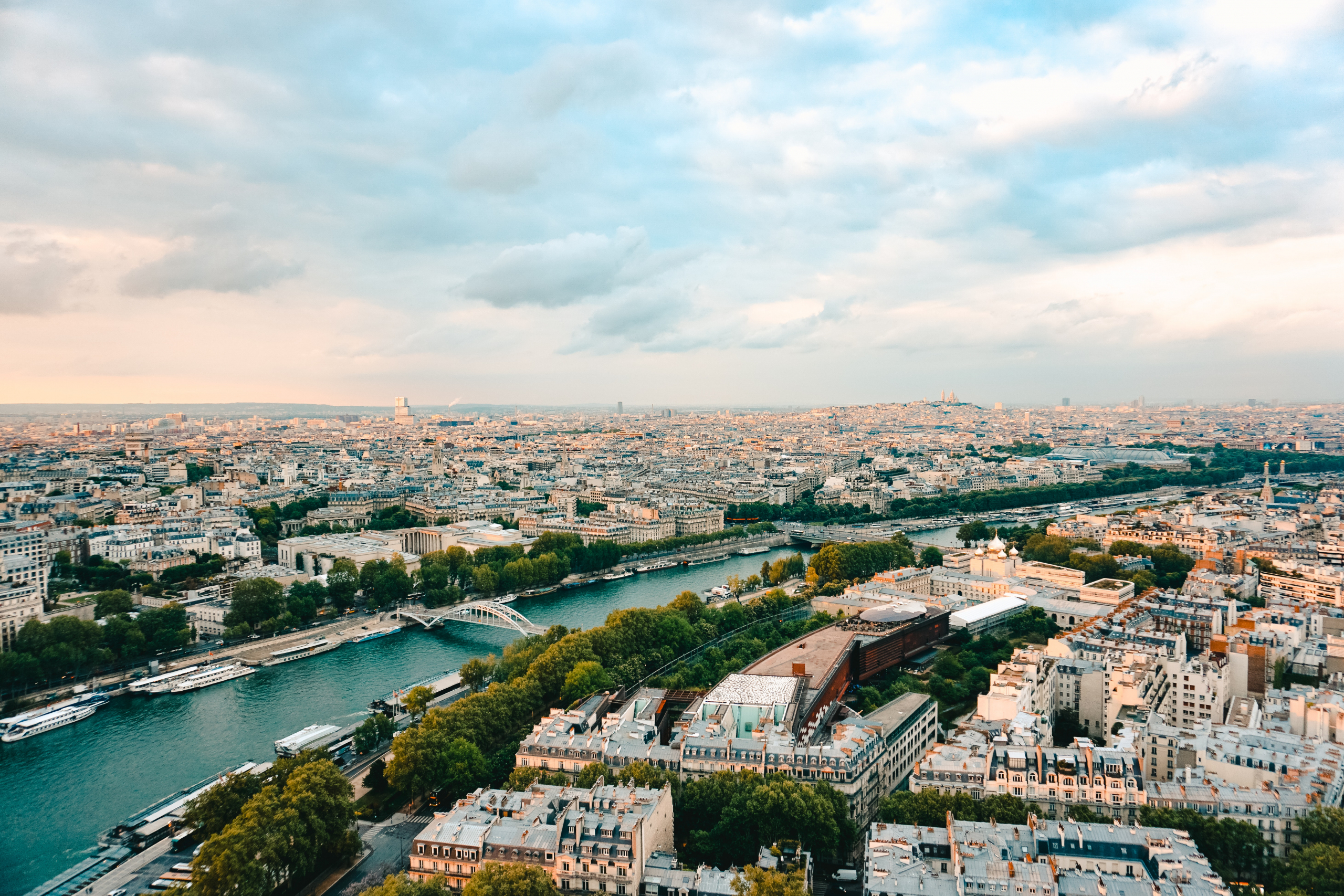 Découvrez notre sélection d'appartements de charme à Paris. Investissez dans un bien unique, au cœur de la capitale française, avec des vues exceptionnelles.