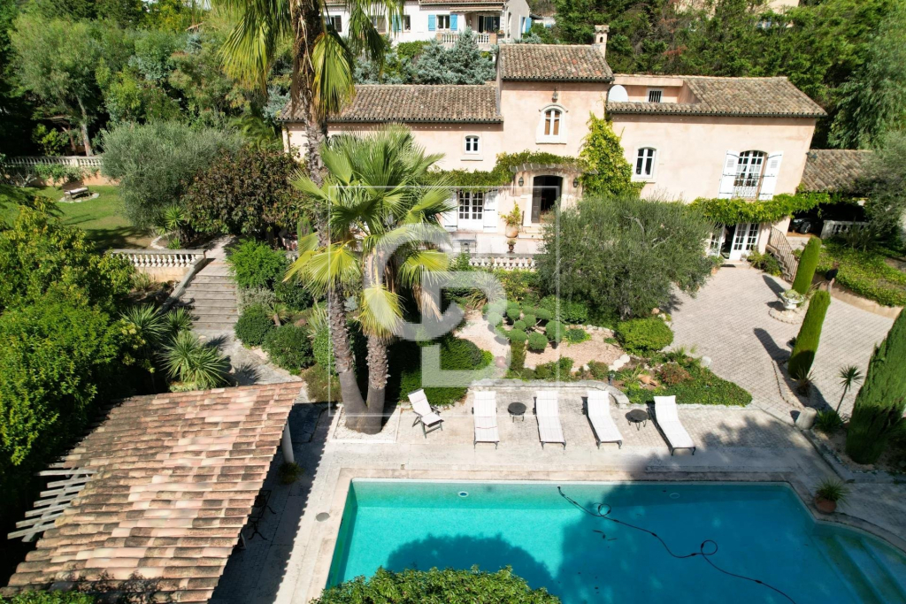 Astuces pour Rédiger une Annonce de Vente de Villa de Luxe Attractive