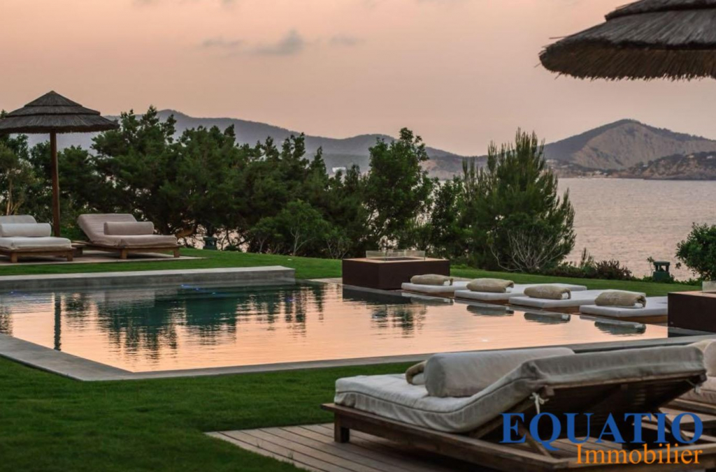 Luxury Beachfront Villa for Sale in Ibiza – Your Mediterranean Paradise