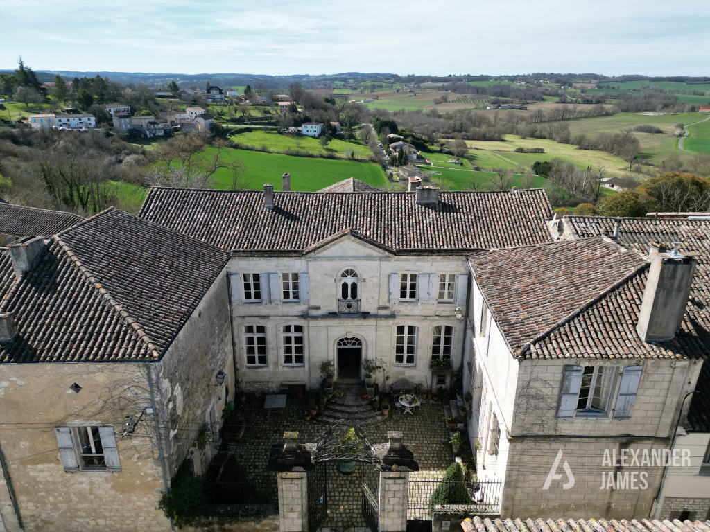 Annonces de Châteaux à Vendre en Dordogne : Un Voyage dans le Temps