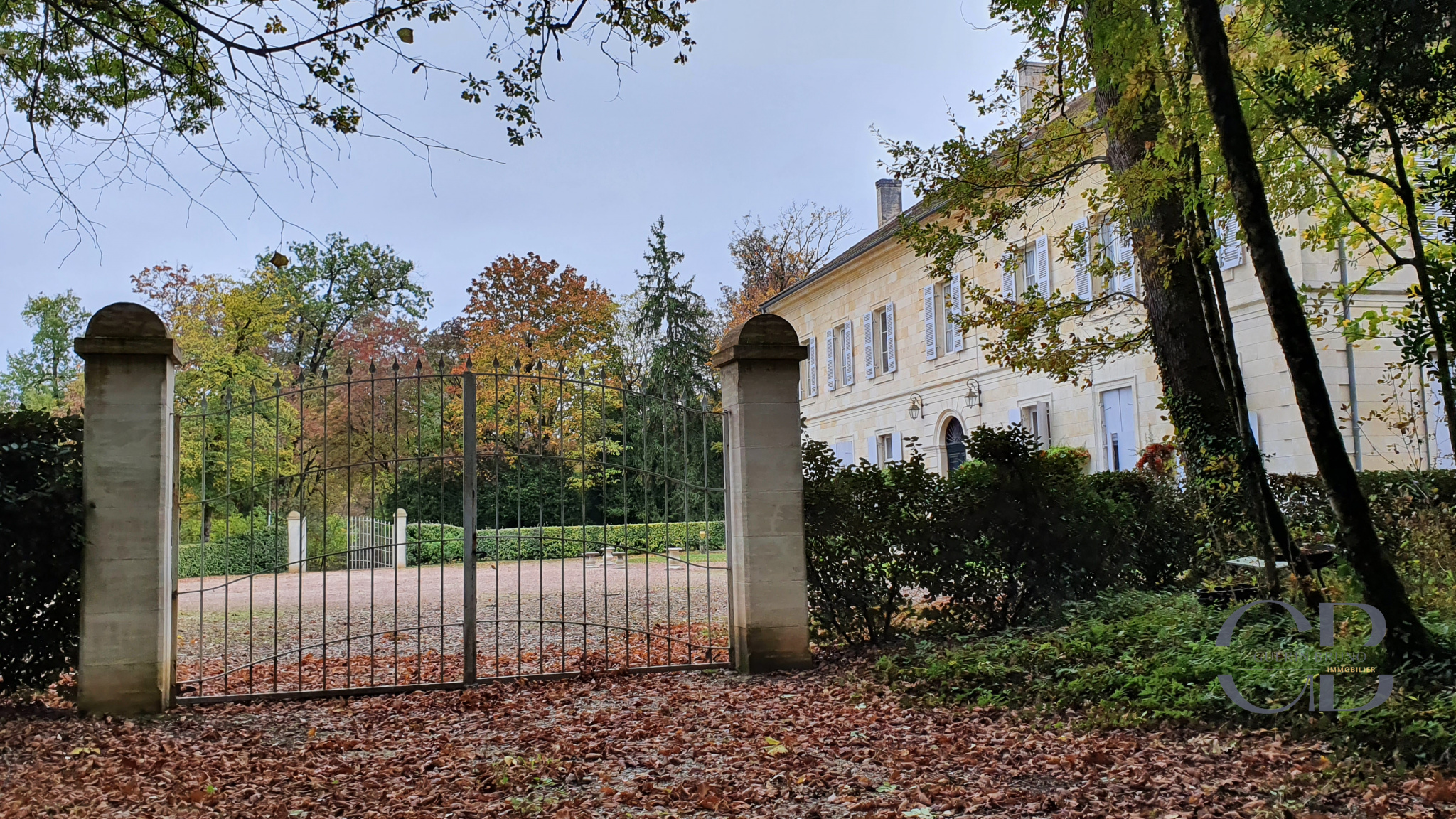 Discover Luxury Real Estate in Périgueux: Ads of Excellence to Seize!