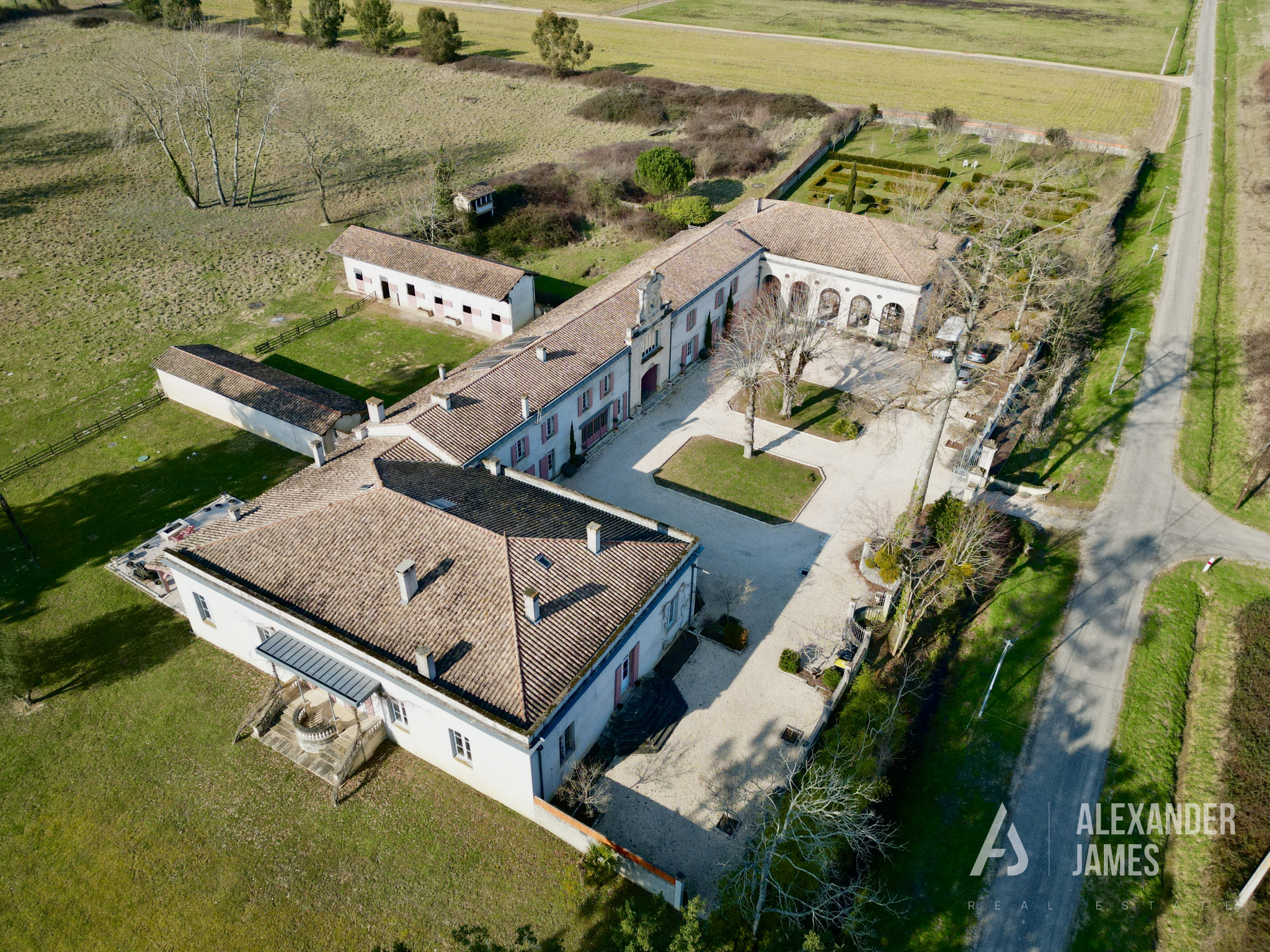 Luxury Properties Ads in Marmande: Find Your Exceptional Property!