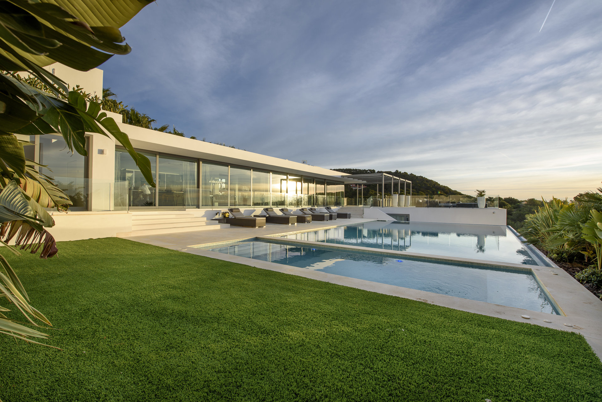 Luxury Sea View Villas for Sale in Ibiza – Breathtaking Properties