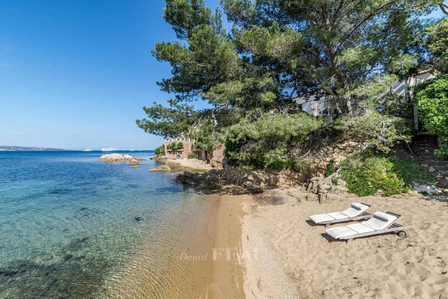 Villa Pieds dans l’Eau SaintTropez avec Plage Privée