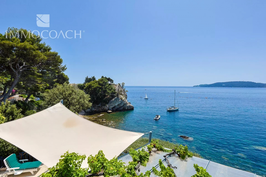 House for sale sea view in France