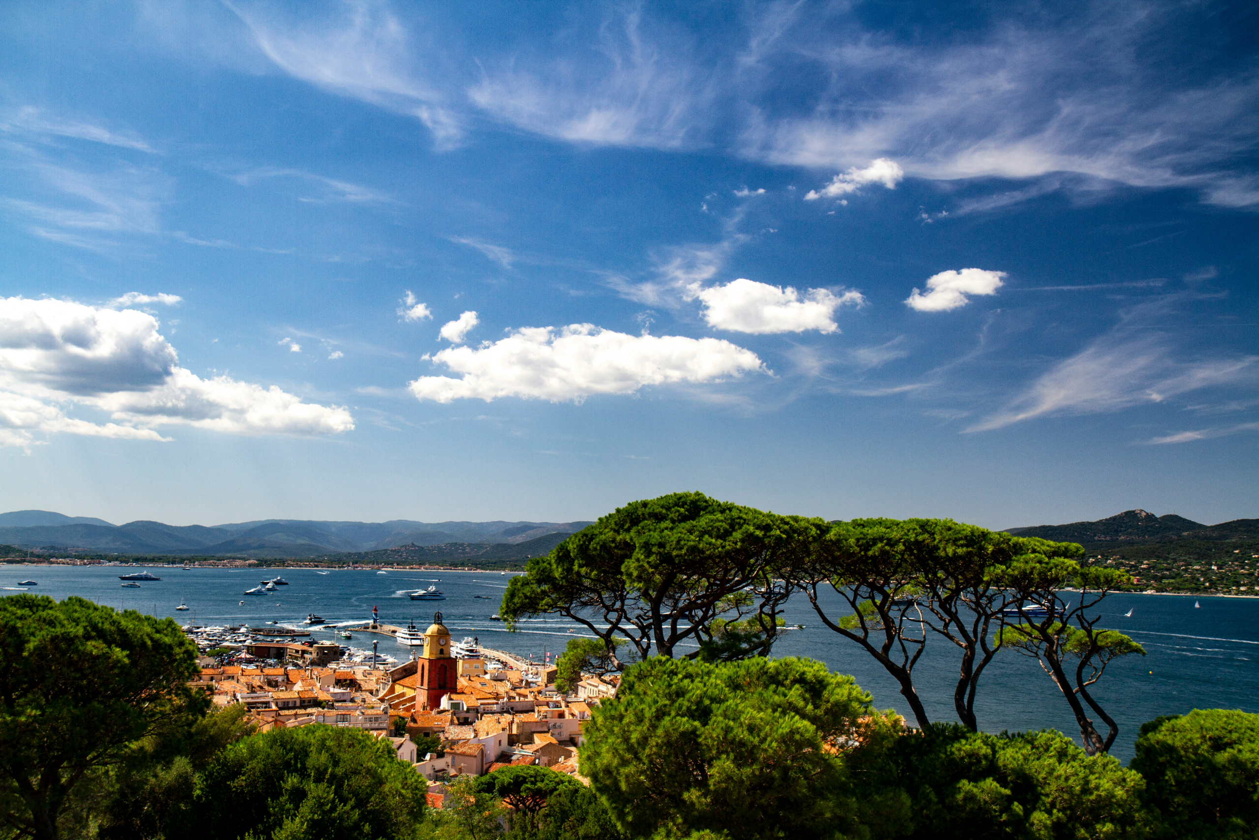 Vente de Villas de Luxe dans des Domaines Privés à Saint-Tropez 🏖️
