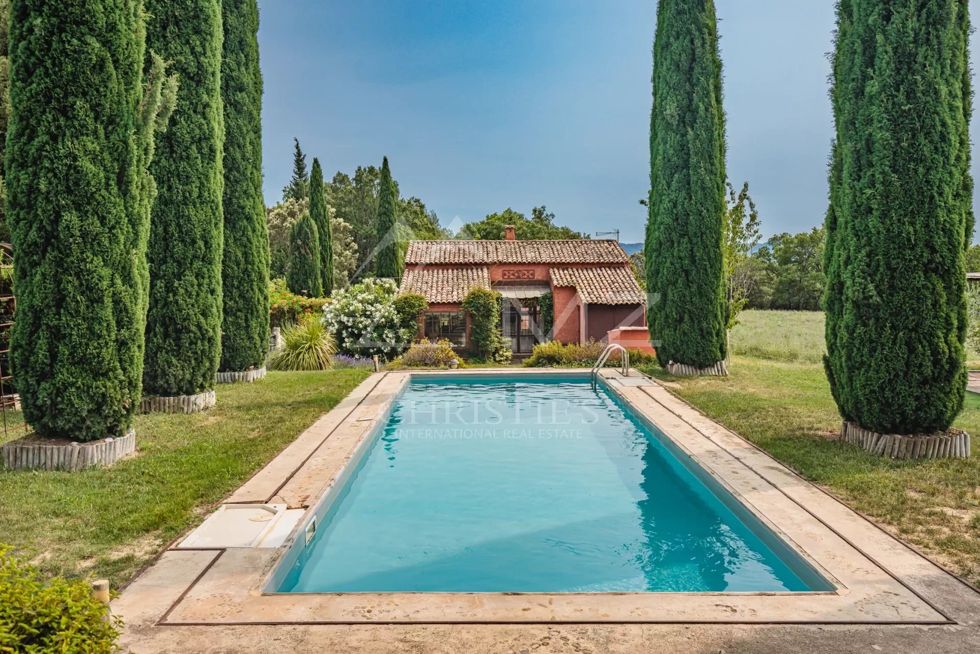 Découvrez les maisons de caractère à vendre en France : authenticité, charme et histoire. Investissez dans un patrimoine unique au cœur des plus belles régions.