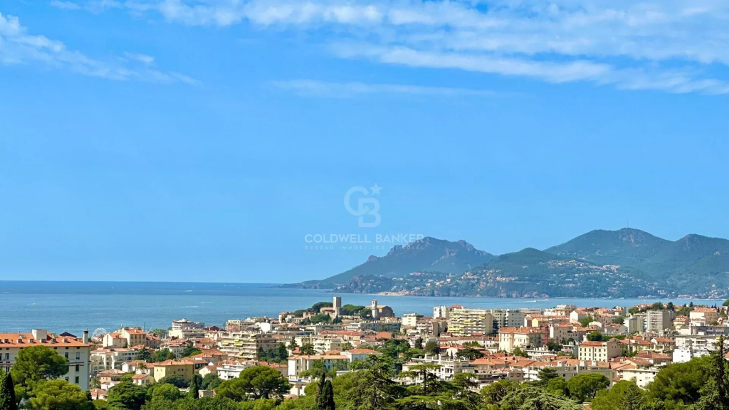 Explore stunning waterfront homes and villas for sale in France. Find your dream property by the sea, with breathtaking views and luxurious features.