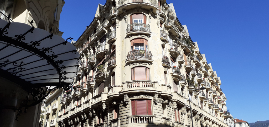 Architecture Belle Époque en France, entre hôtels particuliers, grands boulevards et innovations. Élégance, innovation et histoire architecturale. 🌟