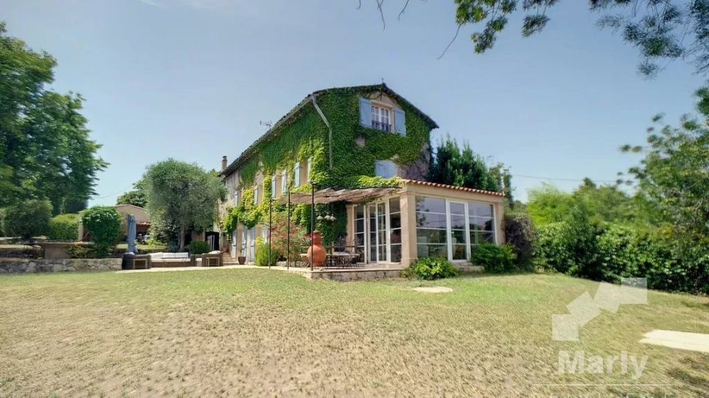 Découvrez nos annonces de maisons, villas et propriétés de luxe à vendre à Mouans-Sartoux. Investissez dans un bien d'exception dans un cadre enchanteur à proximité de Cannes.