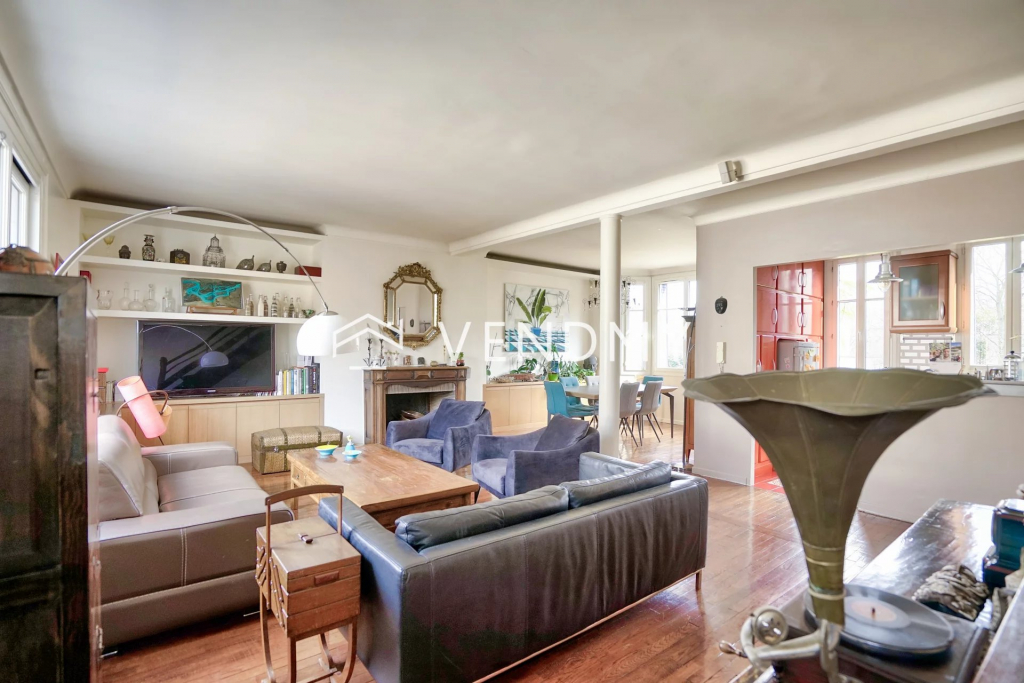 Découvrez nos annonces de maisons, villas et propriétés de luxe à vendre à Asnières-sur-Seine. Investissez dans un bien d'exception à proximité de Paris.