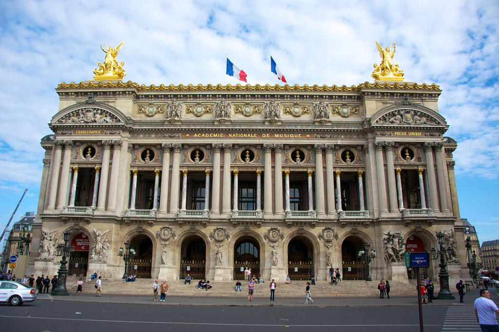 Appartements de luxe à vendre dans le 9ème arrondissement de Paris : entre culture et art, pour investir dans un bien immobilier d'exception.
