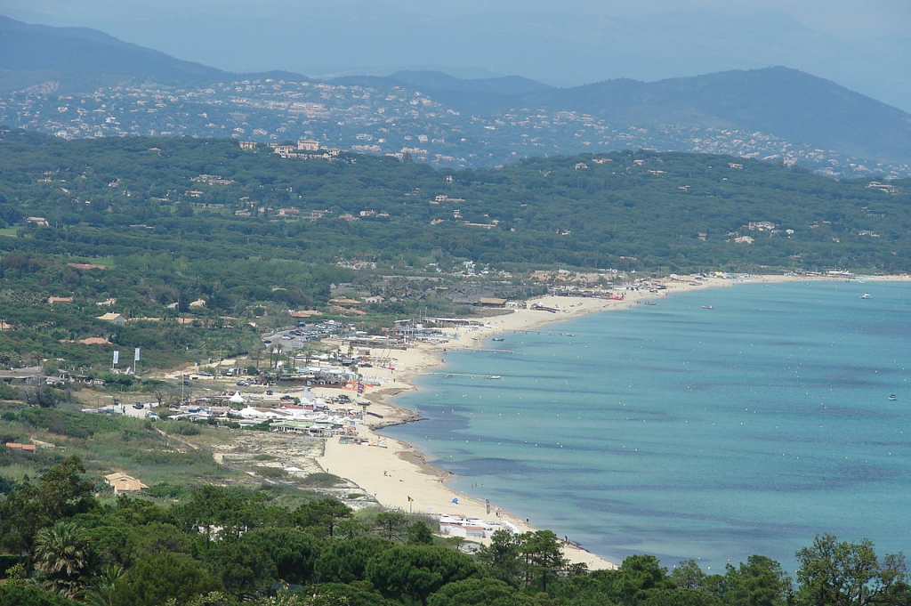 Découvrez les plus belles plages de la Côte dAzur luxe sable fin eaux cristallines et atmosphère exclusive Un voyage au cœur de la Méditerranée