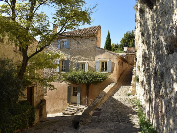 Luxury real estate photo | Charming Properties