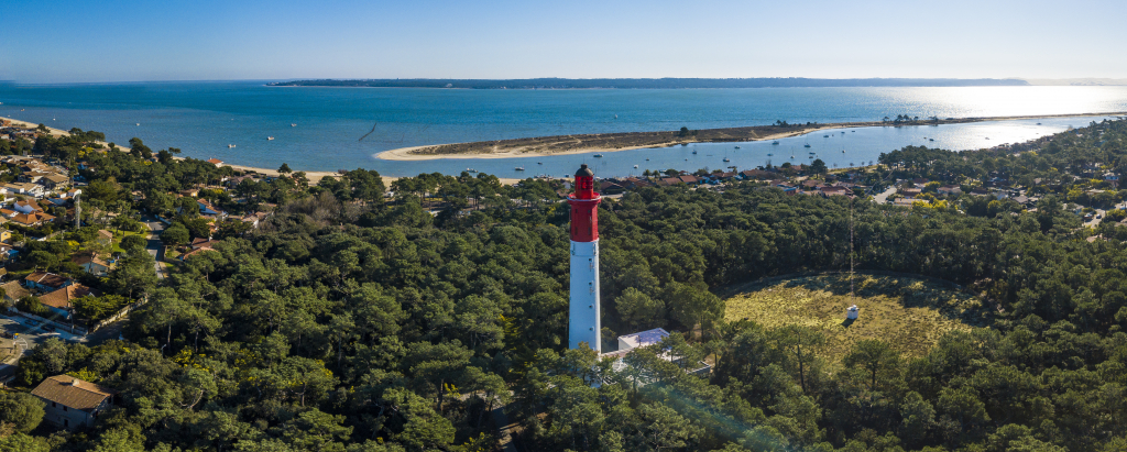 Découvrez des propriétés de luxe à vendre à Lège-Cap-Ferret, un lieu exceptionnel entre océan et nature. Investissez dans l'élégance sur la presqu'île.
