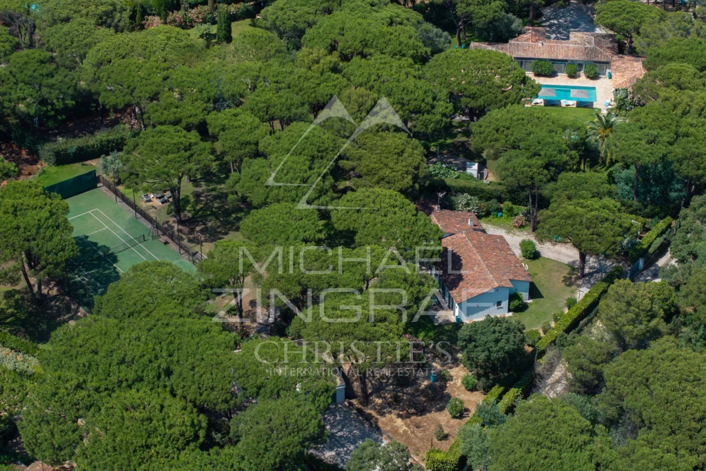 Découvrez les villas et propriétés de charme à vendre à Ramatuelle. Investissez dans un cadre de vie idyllique sur la Côte d’Azur.