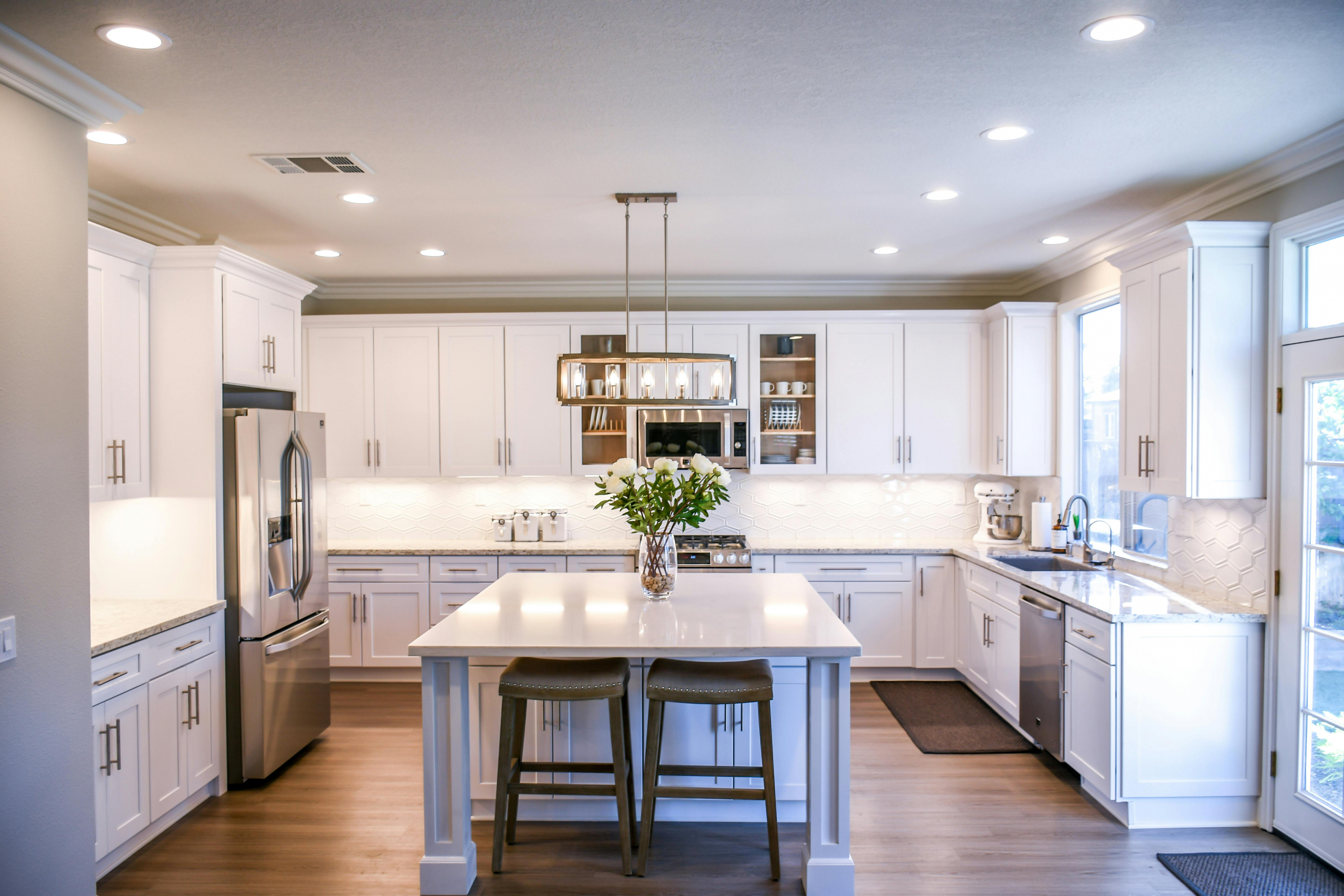 Discover how classified ads are transforming traditional real estate. Challenges, opportunities and examples of successful collaborations.