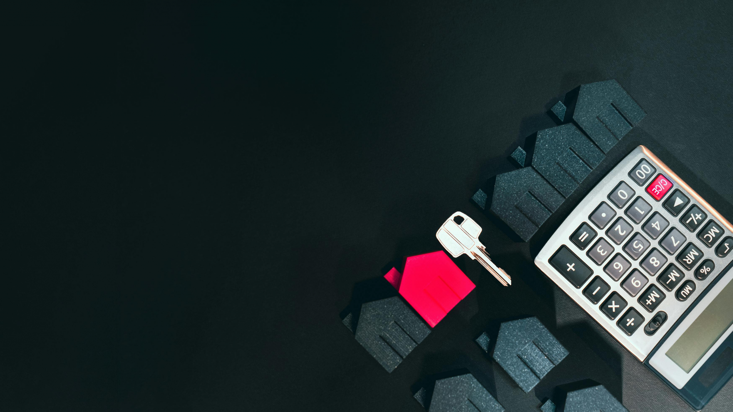 In 2024, real estate transactions in France will fall by 17%, with 780,000 sales. Learn about market impact and pricing.