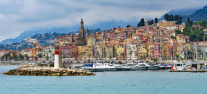 Discover the best regions to invest in luxury villas in France, with must-see destinations like the Côte d&#39;Azur, Provence and Paris.