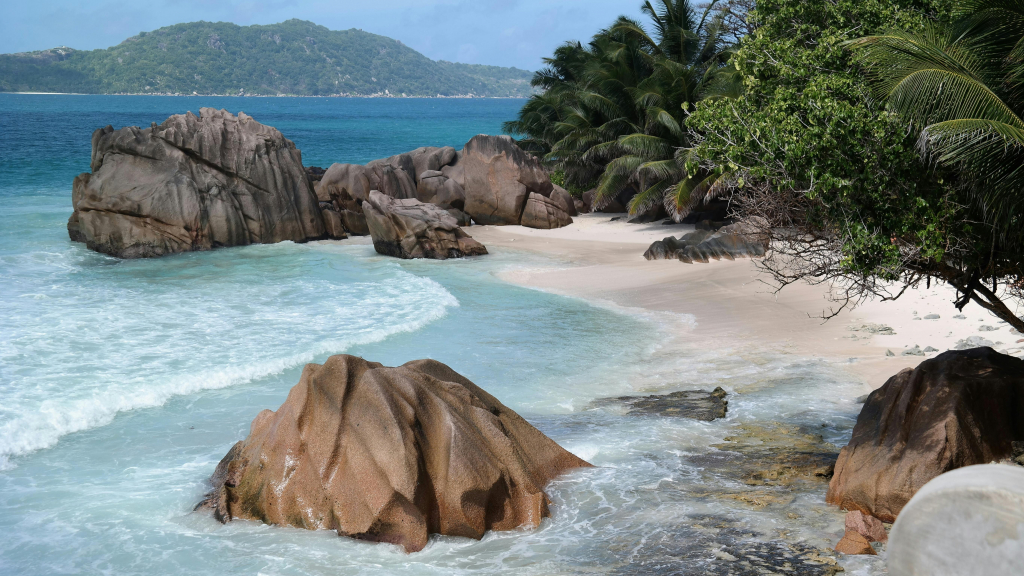 Discover luxury properties for sale in the Seychelles, from beachfront villas to exclusive private islands. Explore the market, architecture, and top locations.