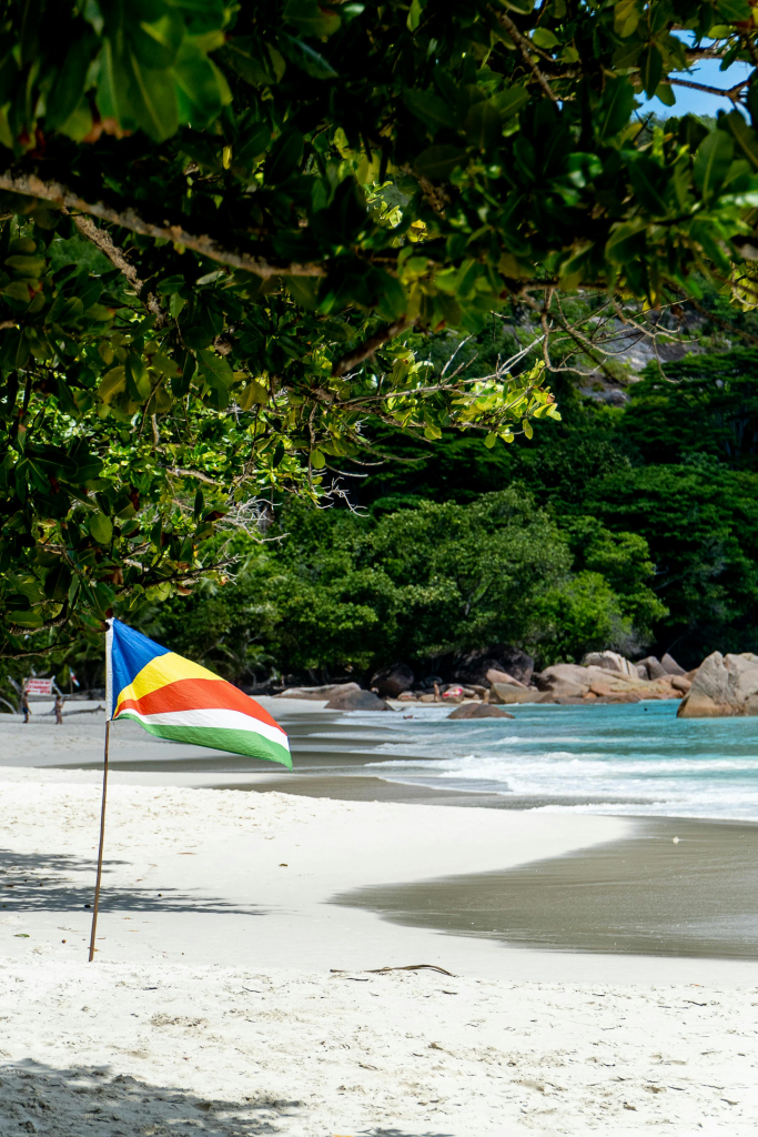 Découvrez le marché immobilier de luxe aux Seychelles : propriétés exclusives, villas de rêve et investissement dans un cadre paradisiaque. 🌴🏡