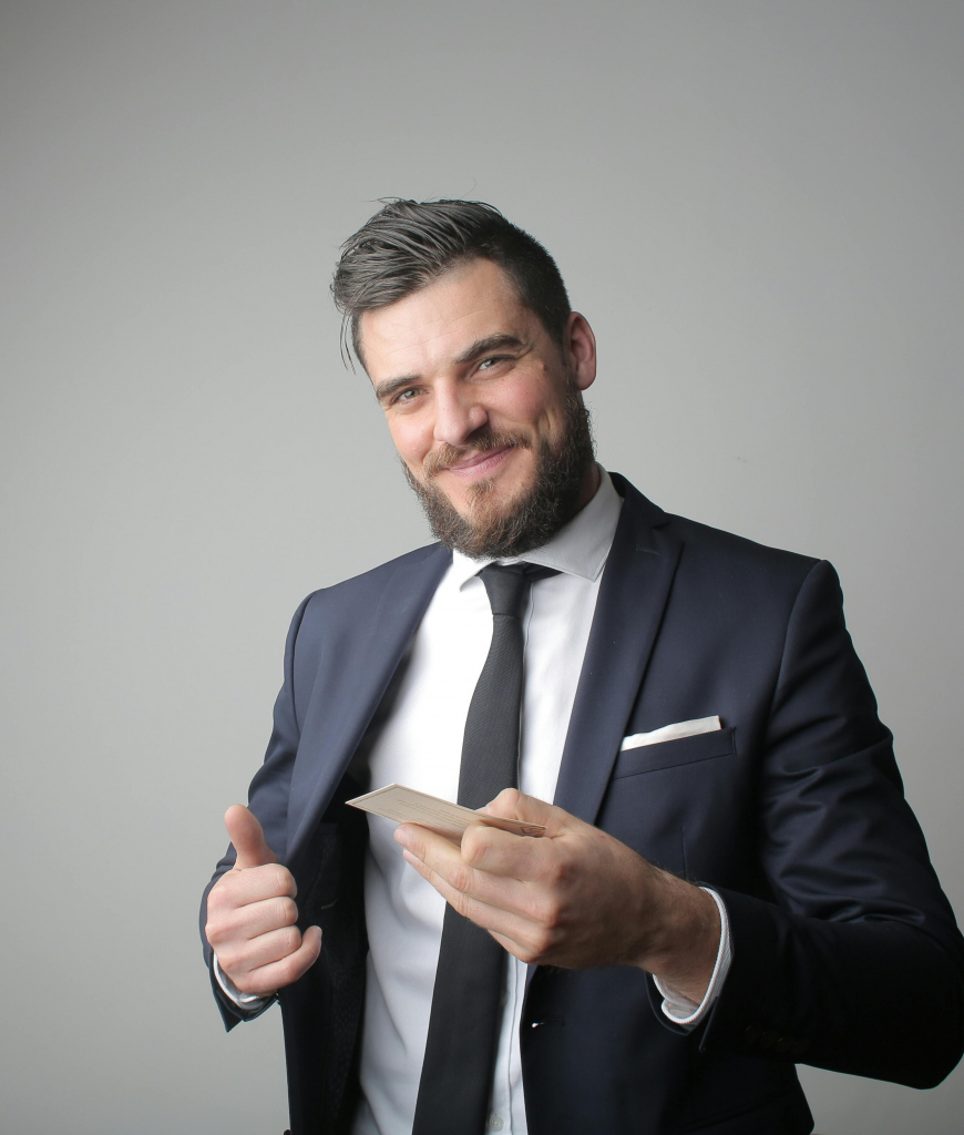 Valorisez votre réseau et vos partenariats avec des marques prestigieuses pour attirer des clients haut de gamme dans l'immobilier de luxe. 🤩