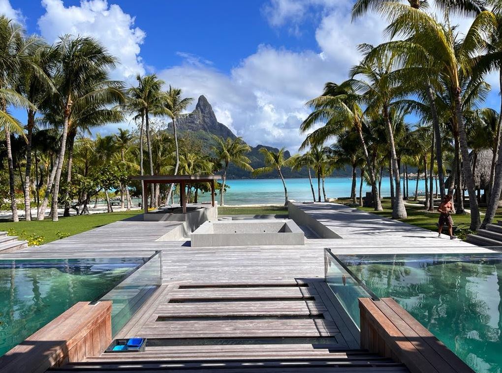 Vente immobilier de luxe à Bora bora - Villa Aquamaris : propriété de luxe piscine à débordement, plage privée, aquarium et vue spectaculaire. Luxury Estate.