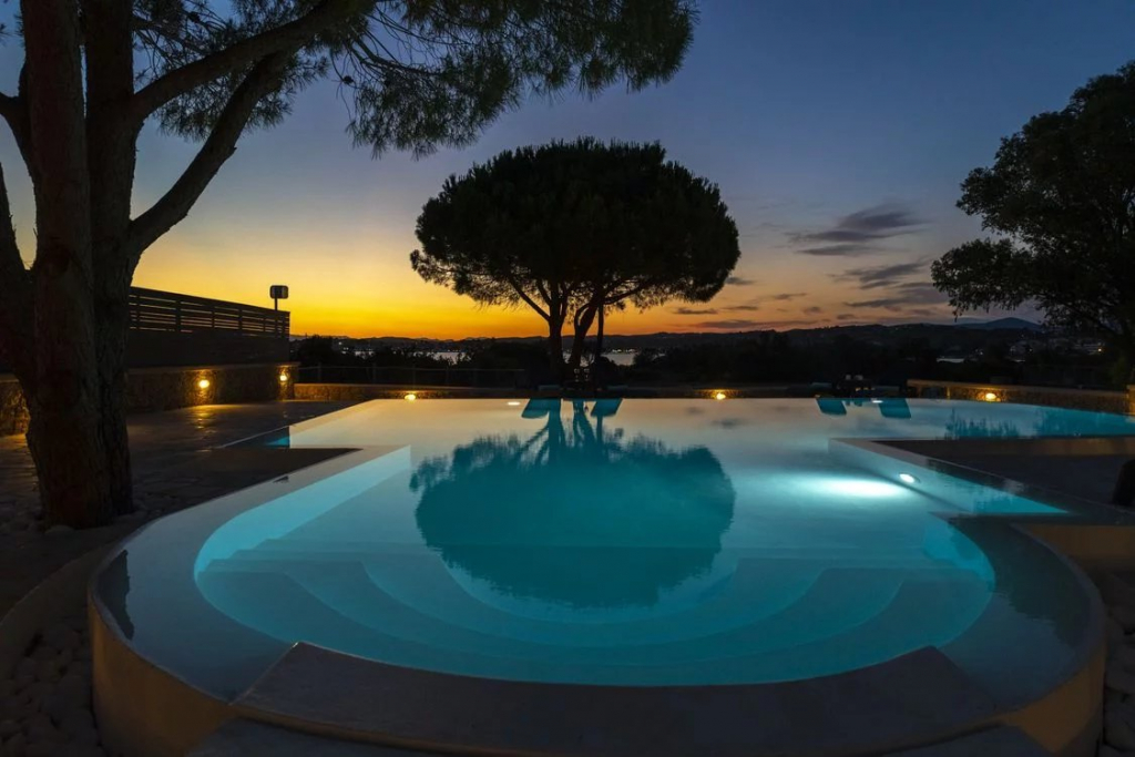 Villa de Luxe à Porto Cheli – Vue Panoramique & Prestations Haut de Gamme 🌊 💰 Prix : 1 700 000 €