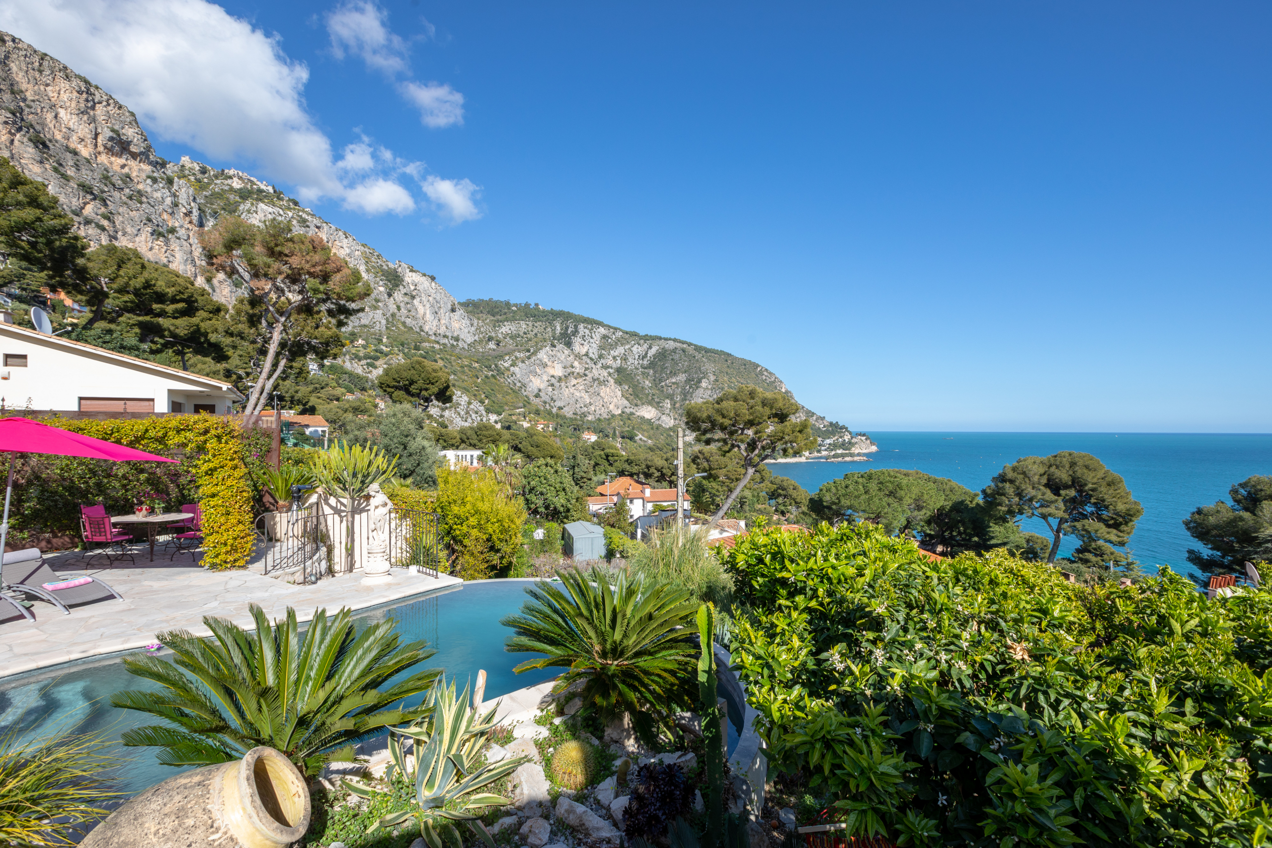 🌟 Villa de Luxe à Èze – Location Vacances Haut de Gamme