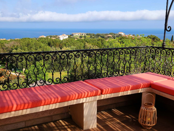 Arena Bianca Résidence locations de vacances en Corse avec piscine : Lieu dit Orniccio Route de Monticello 20220 L’ILE ROUSSE - Locations vacances Haute-Corse.