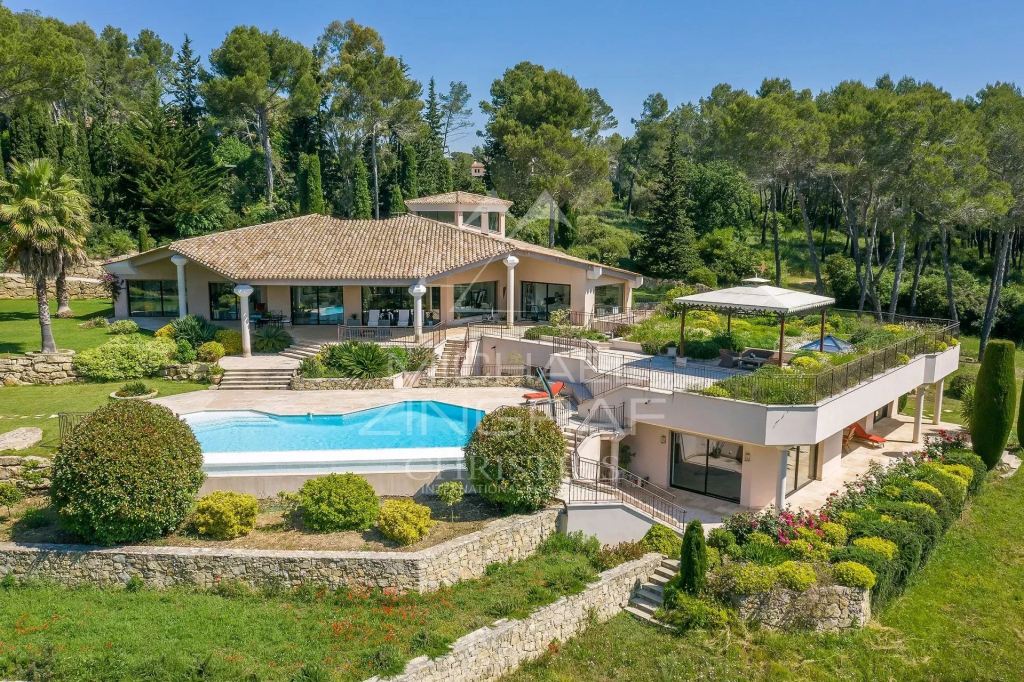 Découvrez les plus belles demeures de charme à vendre en France sur Propriétés de Charme.