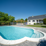 Propriété rénovée maison avec piscine et studio à Ballan-Miré