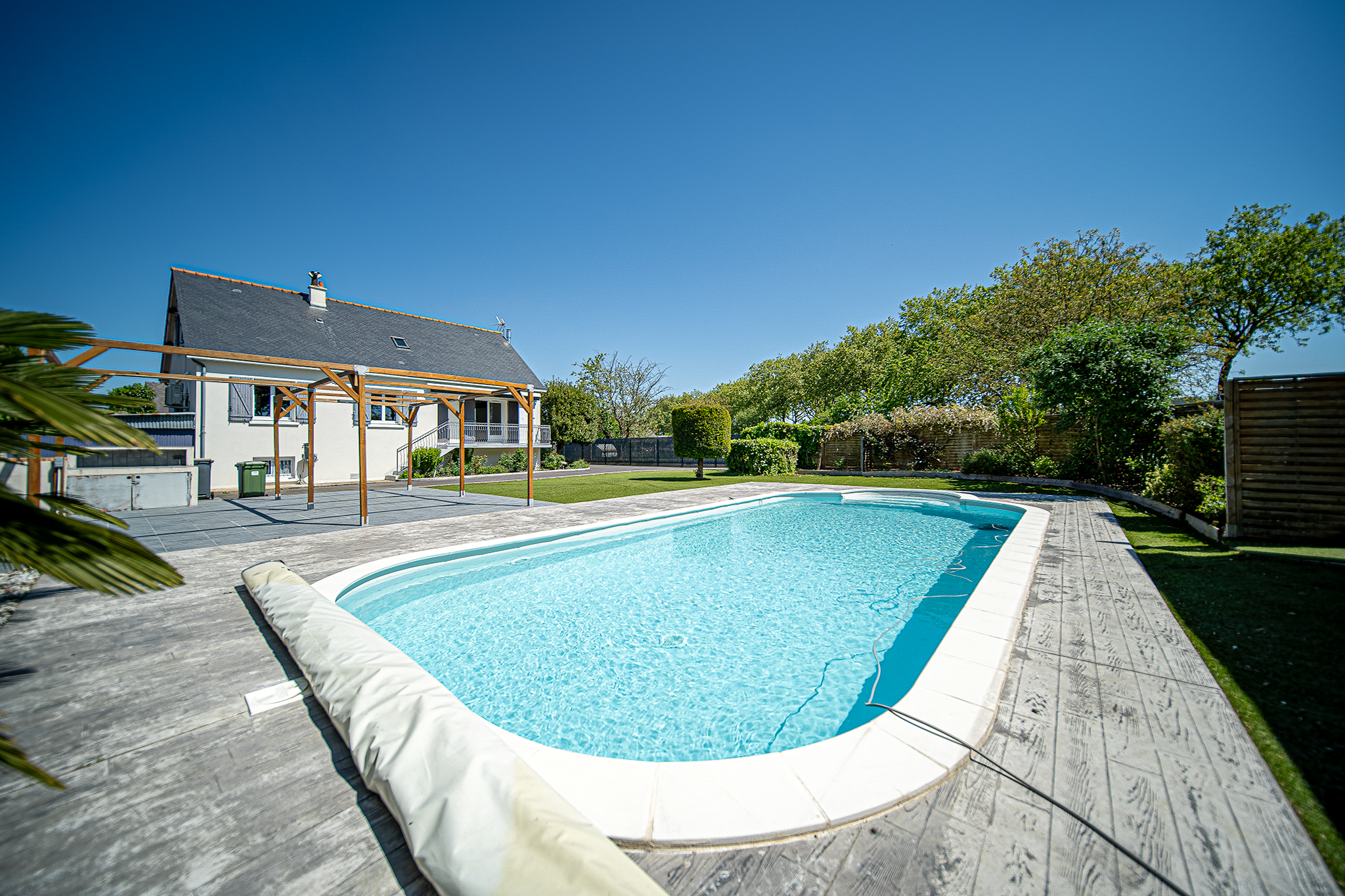 Propriété rénovée maison avec piscine et studio à Ballan-Miré 37
