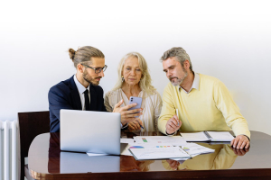 Propriétaires de biens de luxe : maximisez la vente avec un agent expert. Conseils et stratégie pour vendre appartements, villas, hôtels et propriétés d’exception.