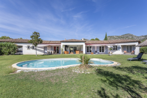 Villa contemporaine de prestige avec piscine à Gémenos | Propriétés De Charme Villa avec piscine à Gémenos – Annonce de particulier