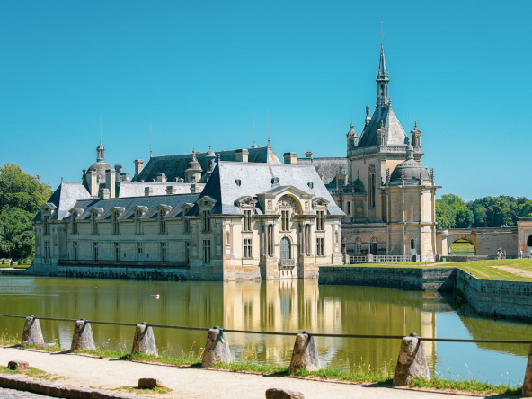 Explore the luxury real estate market in Chantilly (Oise): buyer profiles, amenities, trends and price ideas.