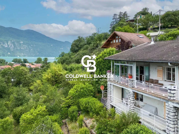 Grand terrain avec maison à Aix les Bains lac du Bourget