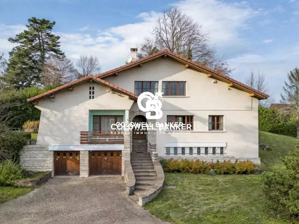 Élégante Propriété Familiale sur les Hauteurs de Vétraz-Monthoux avec Vue Mont-Blanc.