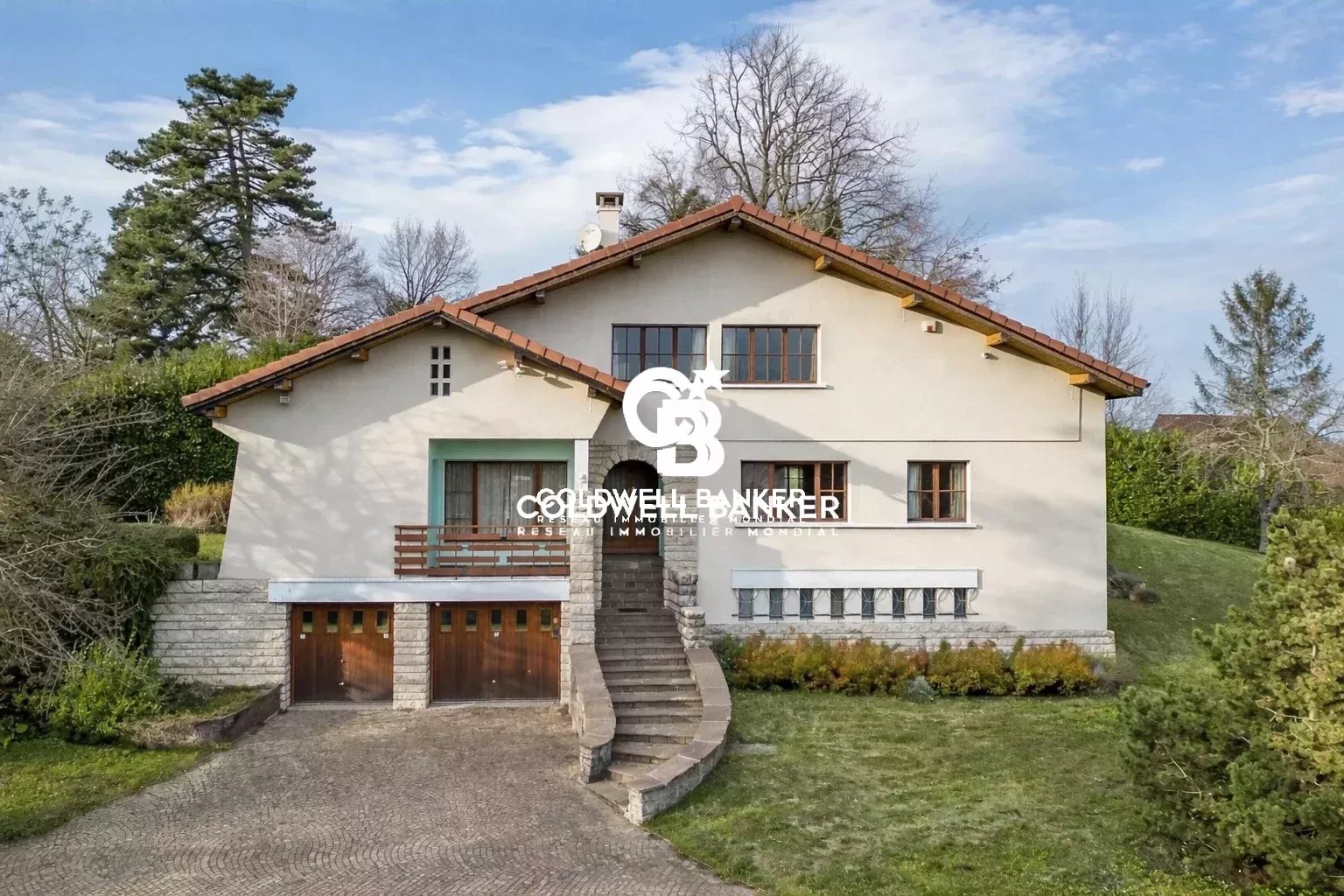 Élégante Propriété Familiale sur les Hauteurs de Vétraz-Monthoux avec Vue Mont-Blanc.