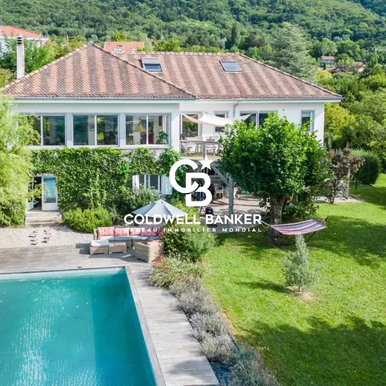 À VENDRE – Maison neuve 220 m² piscine, vue Jura – Prévessin