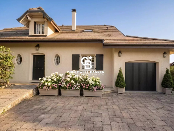 Chens-sur-Léman – Charme anglais avec jardin piscinable à deux pas du lac