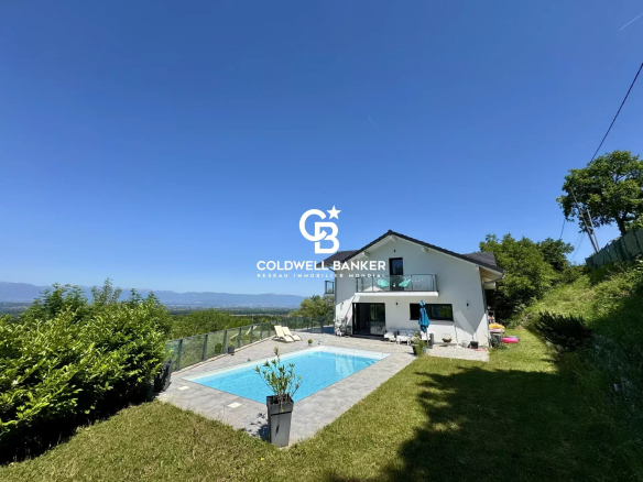 Villa d’architecte à vendre à Cranves-Sales avec piscine et vue panoramique sur Genève et le Jet d’Eau