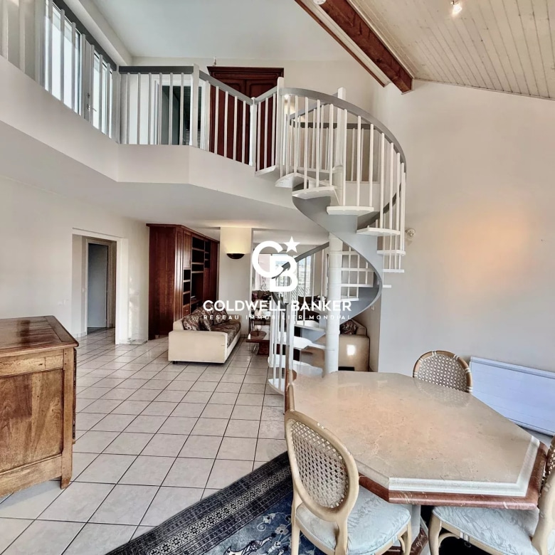 Luxury real estate photo | Charming Properties