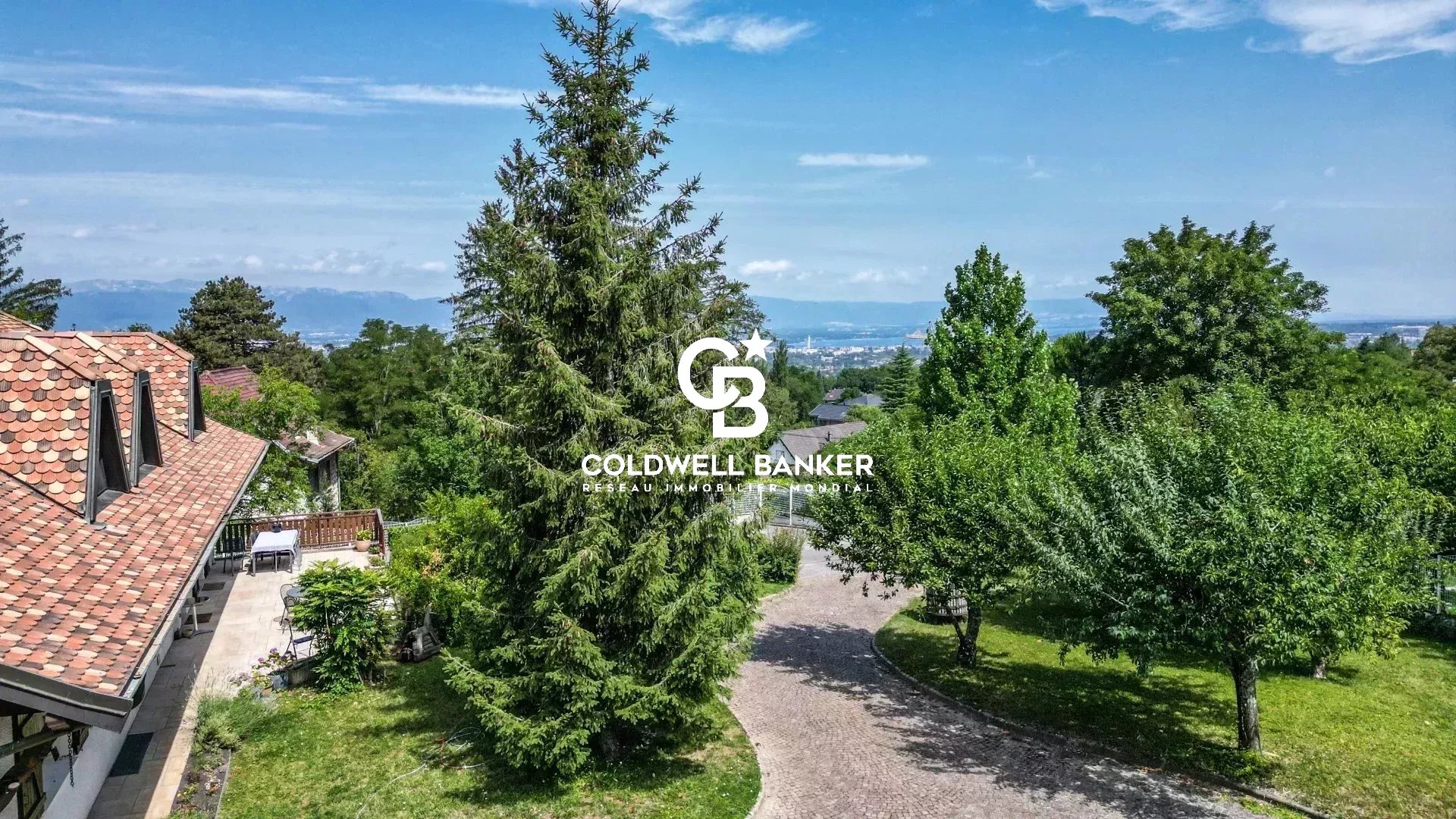 Propriété à vendre à Collonges-sous-Salève Propriété avec vue sur le lac Léman et le Salève, Collonges-sous-Salève.
